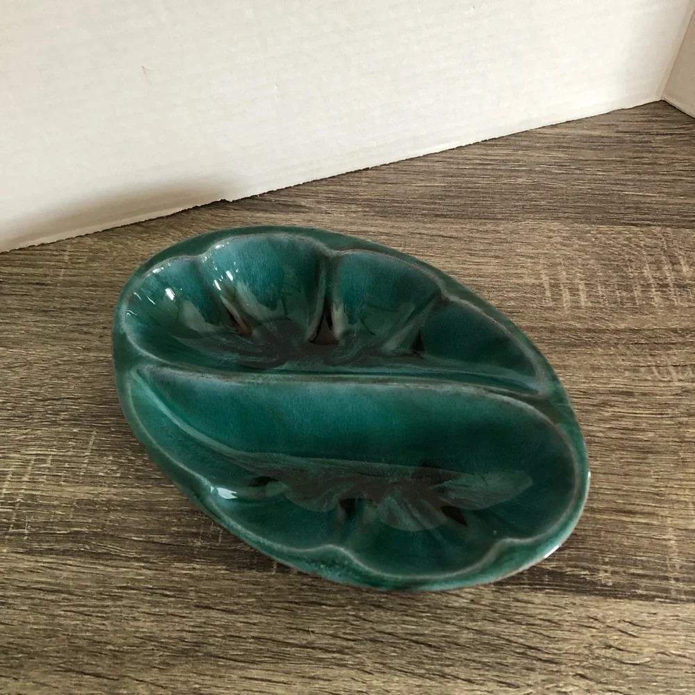 Vtg Blue Mountain Pottery Divided  Dish